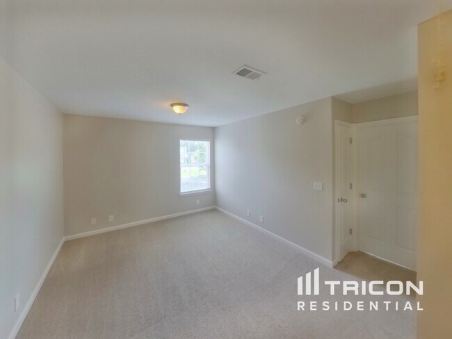 Building Photo - 820 Chickamauga Dr