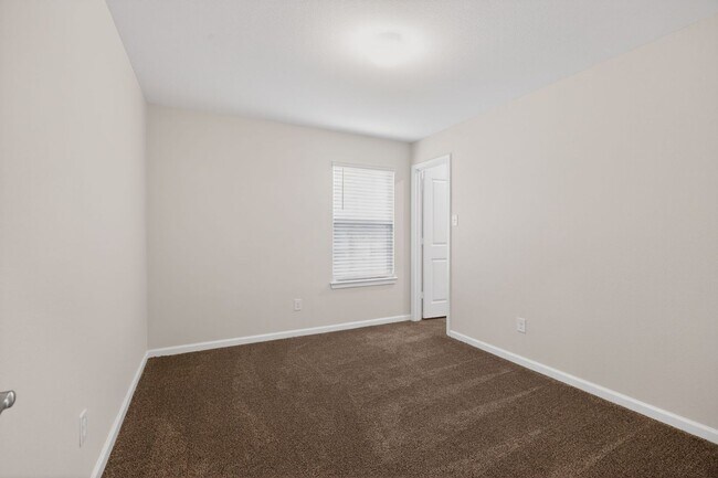 Building Photo - Beautiful Open-Concept Home with Washer/Dryer Included & Private Yard in Princeton