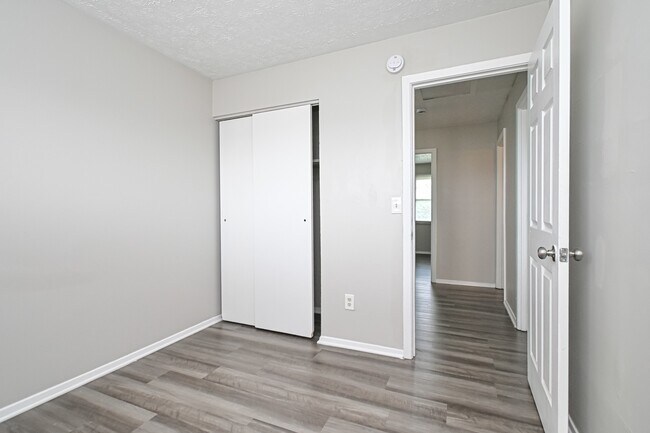 Building Photo - 10943 Birchridge Dr
