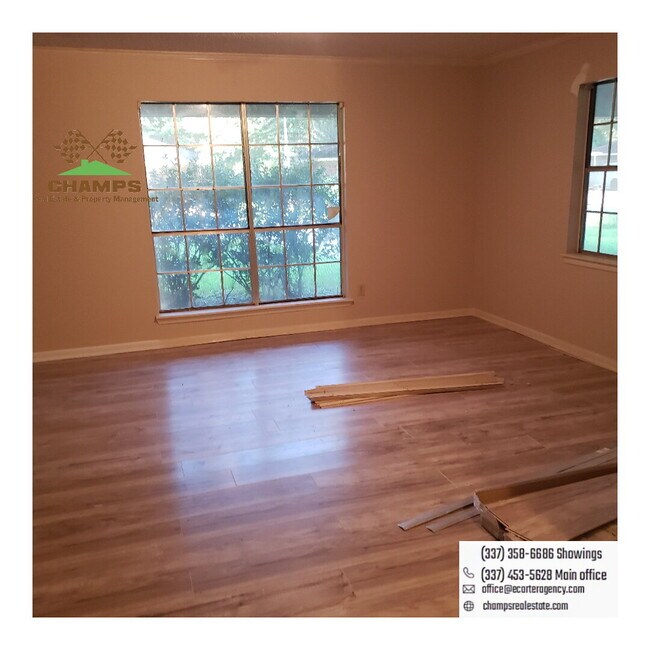 Building Photo - House available for rent in Lafayette.