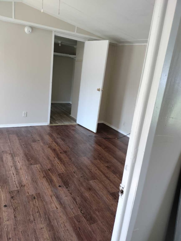 Building Photo - 104 Forest Creek Ln