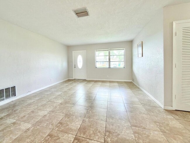 Building Photo - 4510 NW 46th St