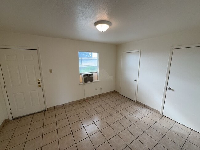 Building Photo - 215 Marston Ave