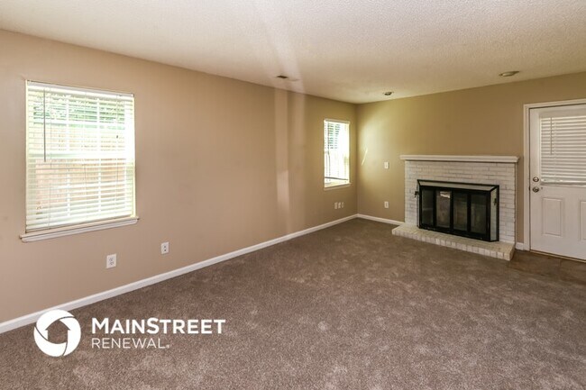 Building Photo - 2221 Killarney Pl