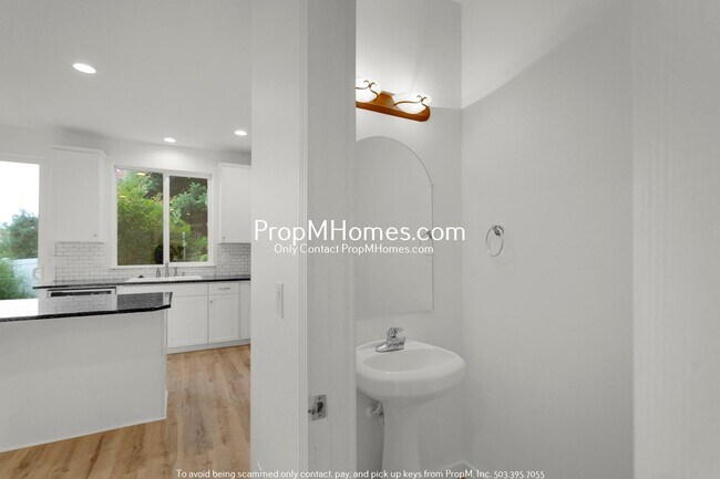 Building Photo - Beautiful Townhome in Parker Crest – Moder...