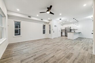 Building Photo - 976 Marjorie St