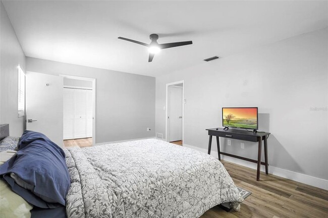 Building Photo - 412 Pinar Dr