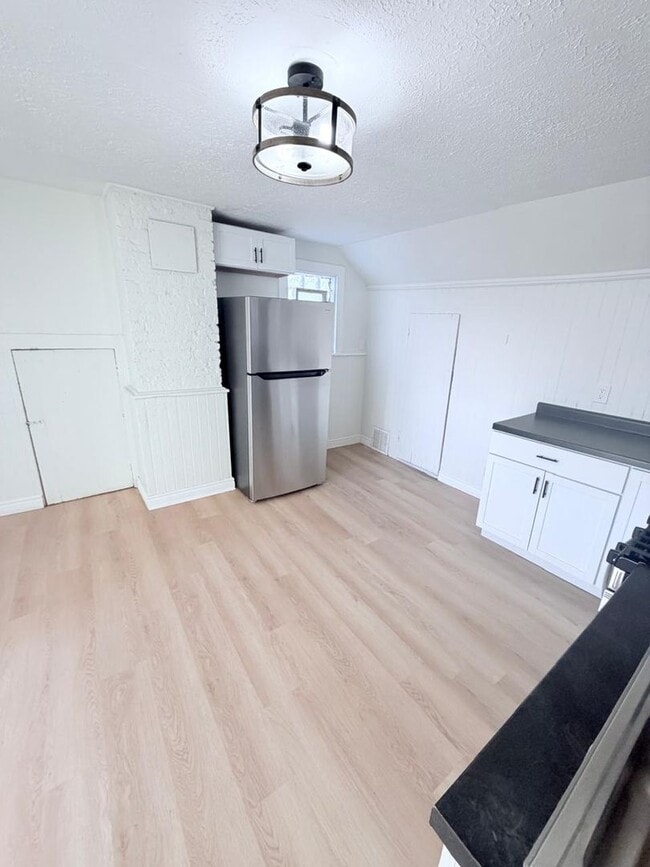 Building Photo - 2604 W 27th St