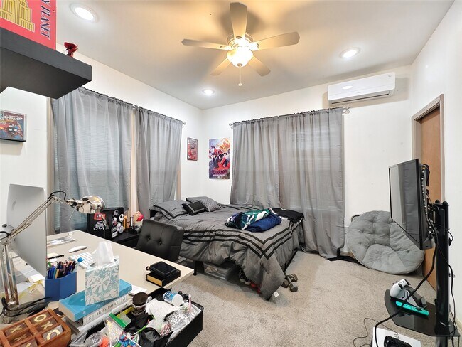 Building Photo - 1217 Campbell St