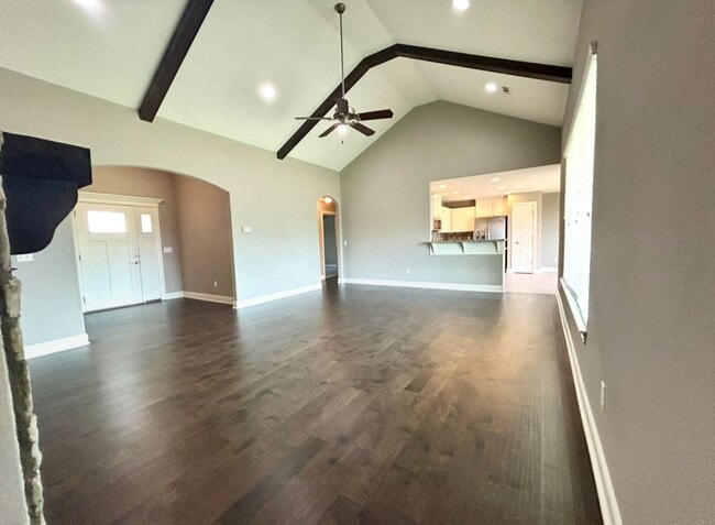 Building Photo - Gorgeous Home with Vaulted Ceilings and La...