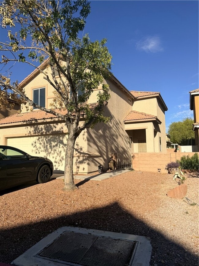 Building Photo - 2636 La Mata St