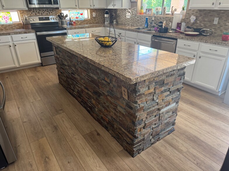 Building Photo - 6869 S Onyx Dr