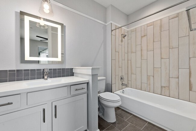 Building Photo - 12001 Vista Parke Dr