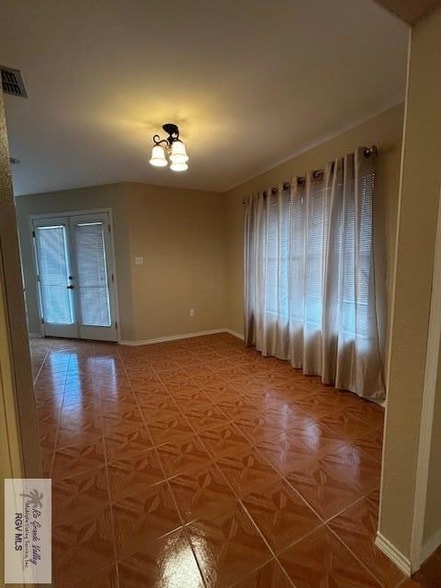 Building Photo - 944 Alta Mesa Blvd