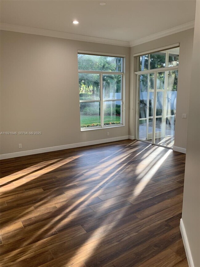 Building Photo - 2518 Bay Pointe Ct