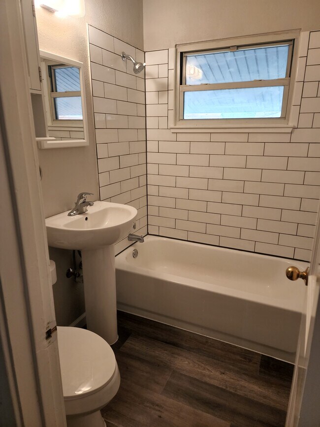 Bathroom - 504 SW 45th Ave