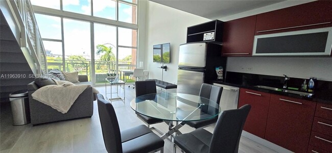 Building Photo - 253 NE 2nd St