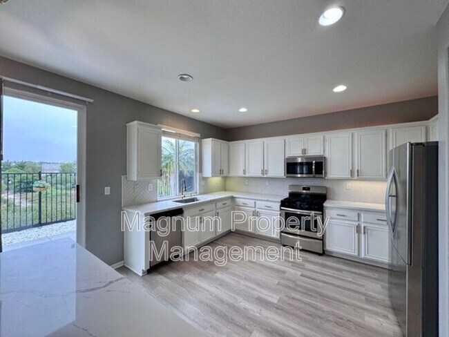Building Photo - 32358 Gardenvail Dr
