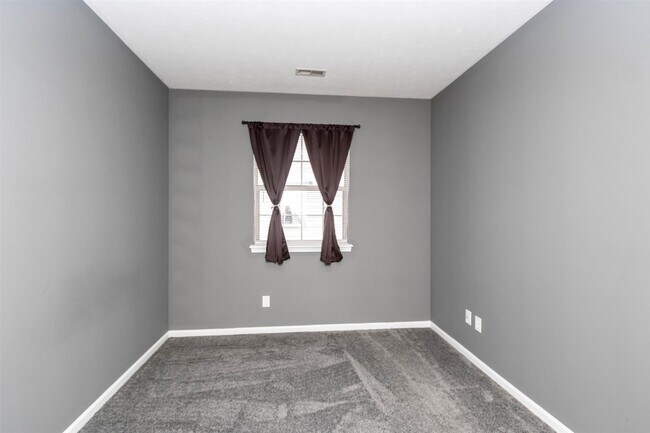 Bedroom 2 - 10276 Lakeland Dr