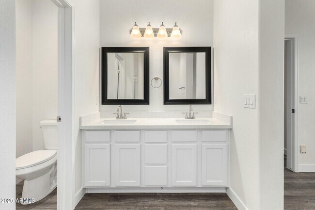 Building Photo - 111 W Beth Dr