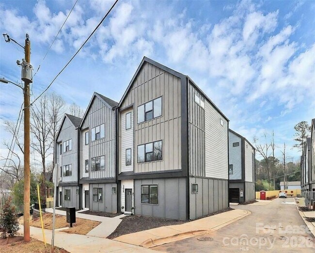 Building Photo - 1114 Ivan Dr