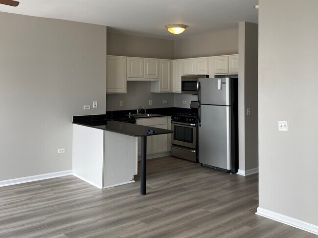 Kitchen - 645 N Kingsbury St