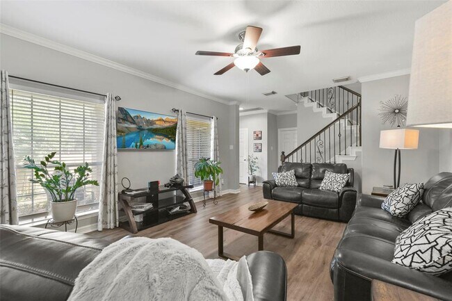 Building Photo - 1110 Enclave Square W