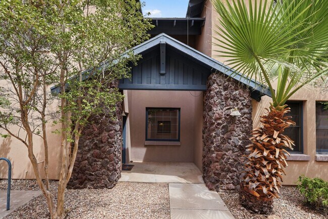 Building Photo - 630 Harvill Dr
