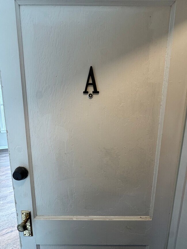 Building Photo - McQueen Street 4-plex - SMITK-LILY