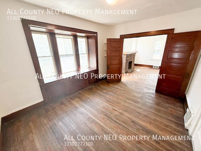 Building Photo - 859 Brown St