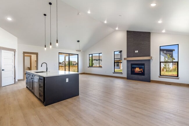 Building Photo - Brand New-Gorgeous 4 Bedroom Home! 3 Car G...