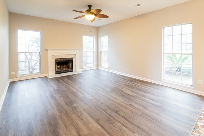 Building Photo - Large Goose Creek Home