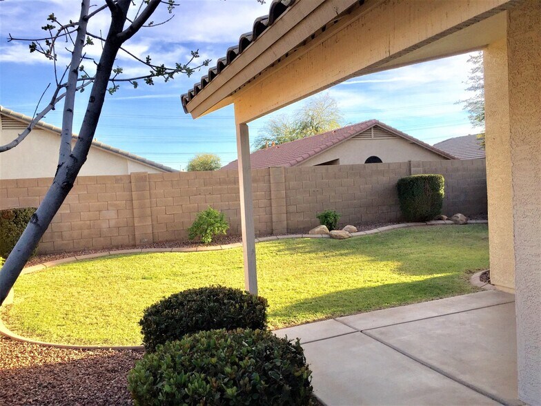 Building Photo - 9441 E Pampa Ave