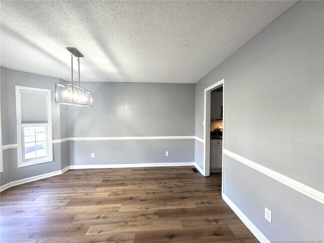 Building Photo - 2917 Franzia Dr