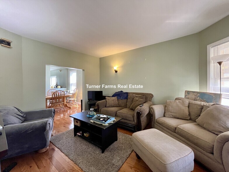 Building Photo - 43 Martin St