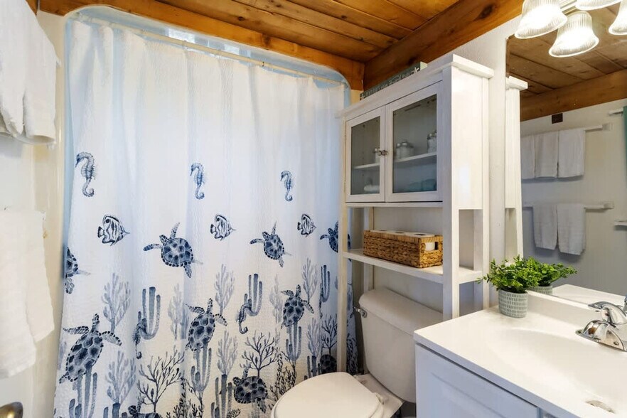 Building Photo - 9714 11th Bay St