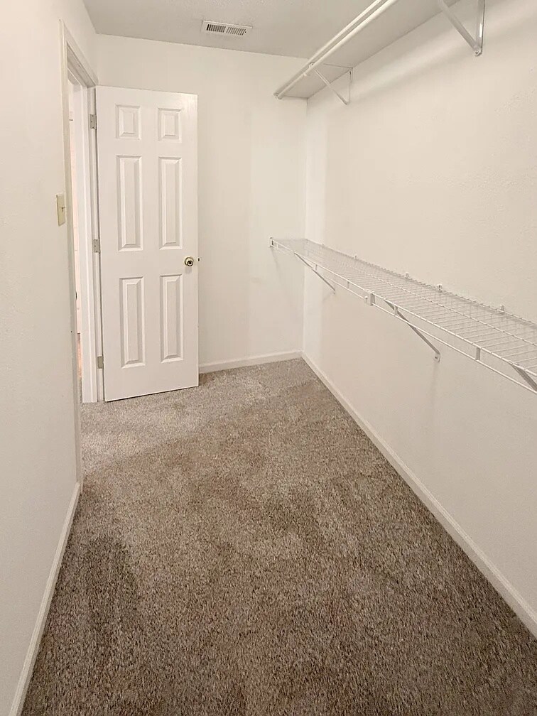 Building Photo - 12754 Crescent Dr