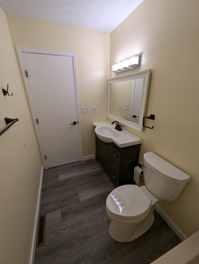 Bathroom - 28 Cheshire St