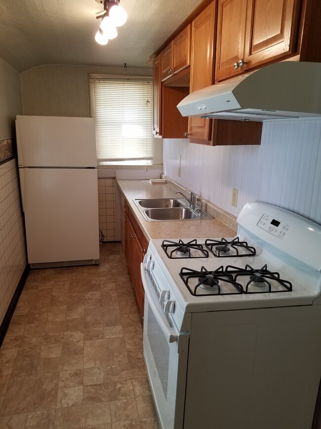 Building Photo - 622 W 18th St