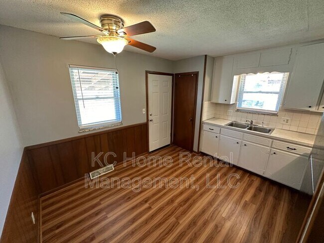 Building Photo - 1209 SW Westminister Rd