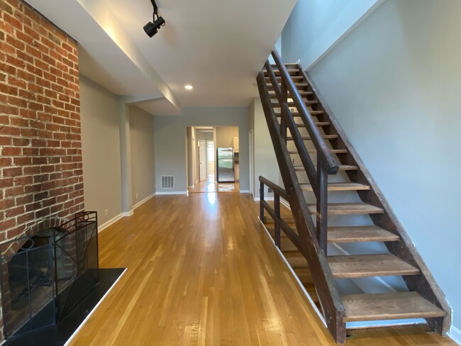 Building Photo - 637 S Carolina Ave SE