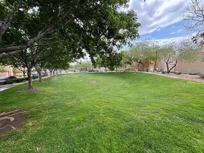 Building Photo - Spacious Tri-Level 4-Bedroom Home with Balcony and Community Amenities in Northwest Las Vegas!