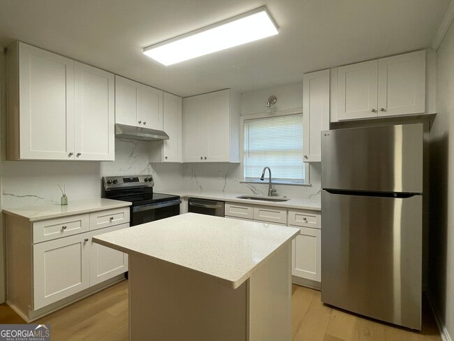 Building Photo - 2297 Hylaea Rd