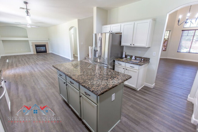 Building Photo - 14099 W Riviera Dr