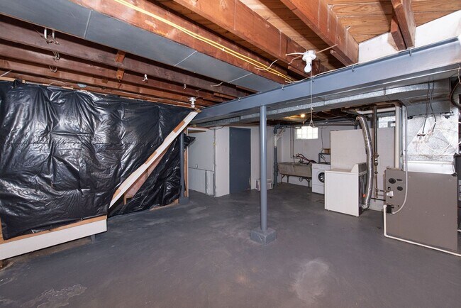 Building Photo - 3071 Neisel Ave