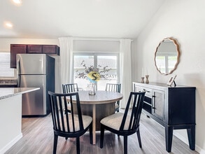 Building Photo - 38 Pershing Ln