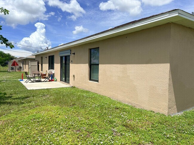 Building Photo - 826 Gleason Pkwy