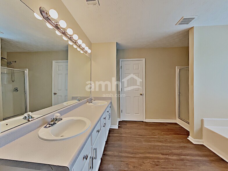 Building Photo - 3391 Hard Creek Ln