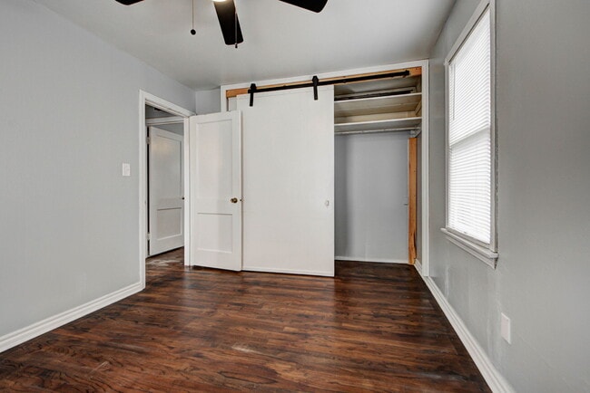 Building Photo - 1110 W Apache St