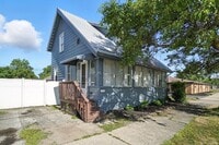 Building Photo - 3022 S Wayne Ave